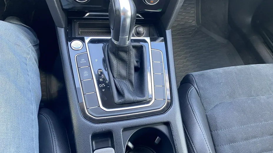 VOLKSWAGEN Passat -