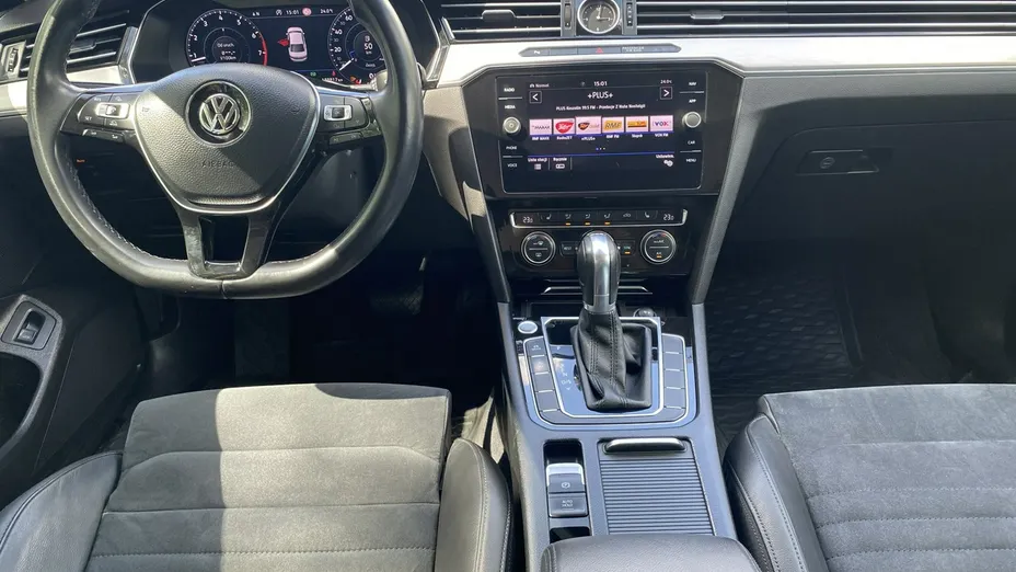 VOLKSWAGEN Passat -