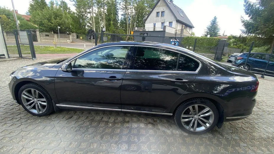 VOLKSWAGEN Passat -