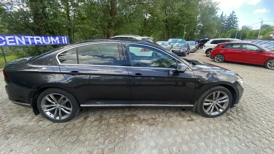 VOLKSWAGEN Passat -