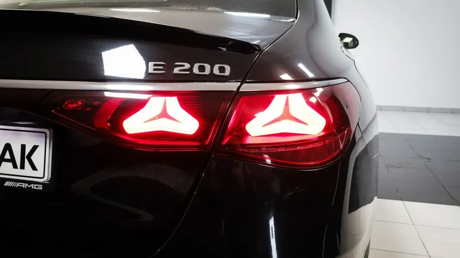 MERCEDES-BENZ E Klasa -