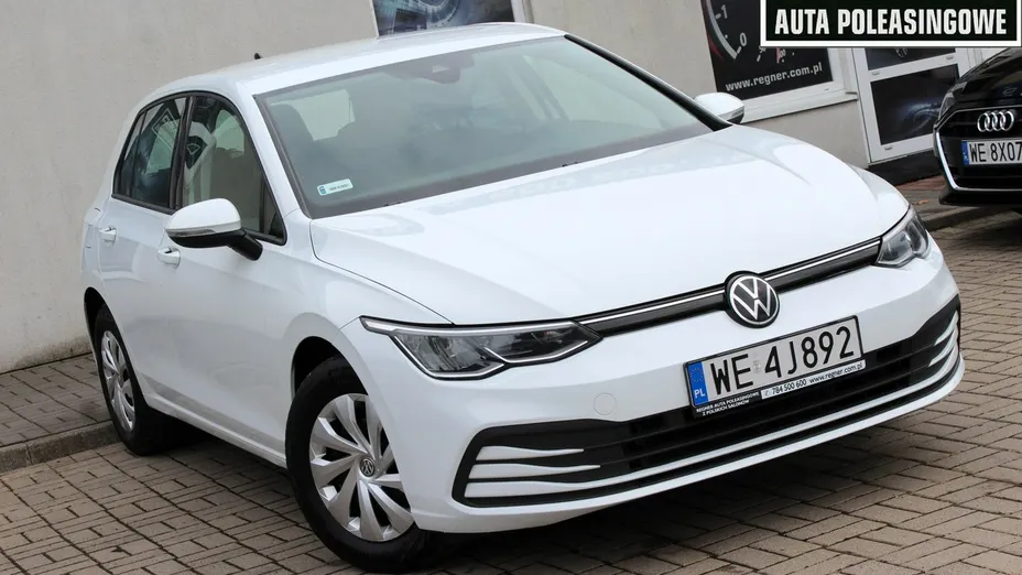 VOLKSWAGEN Golf -