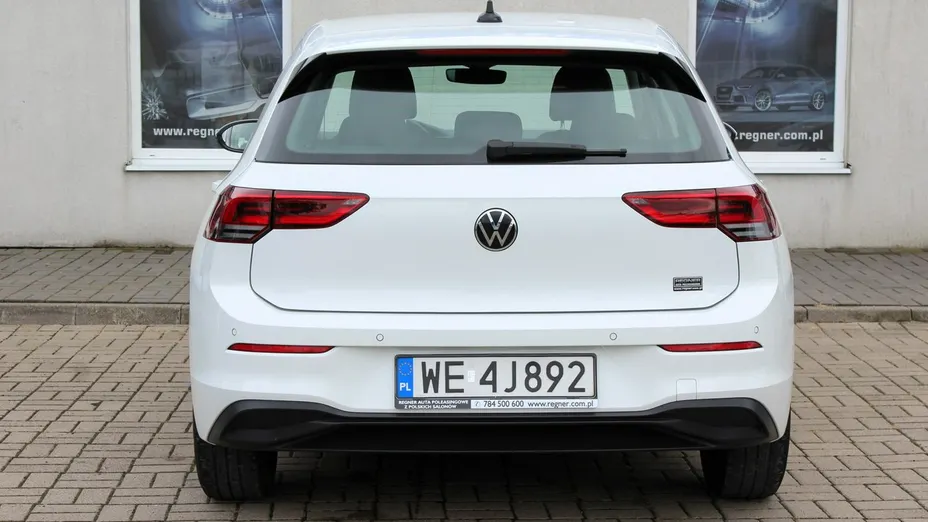 VOLKSWAGEN Golf -