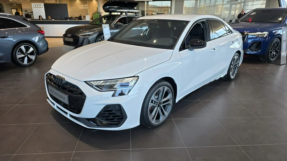 AUDI S3 Limousine -