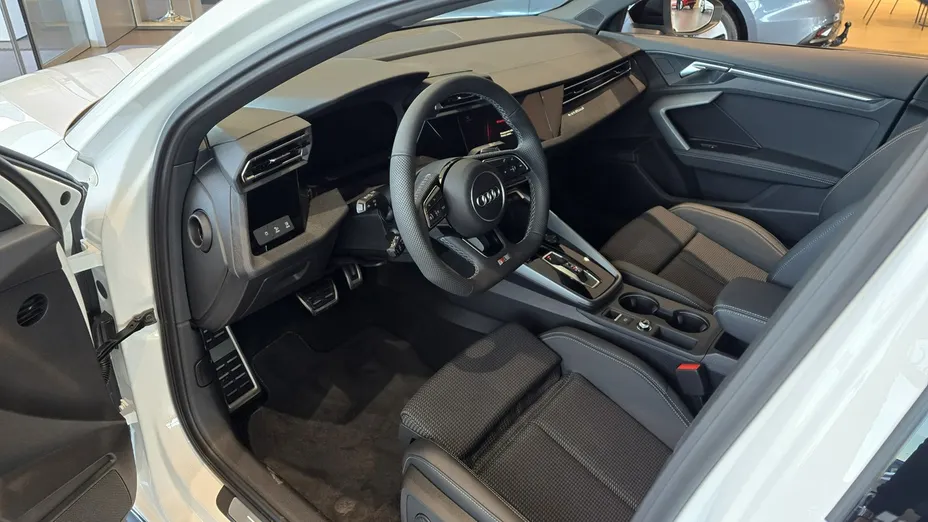 AUDI S3 Limousine -