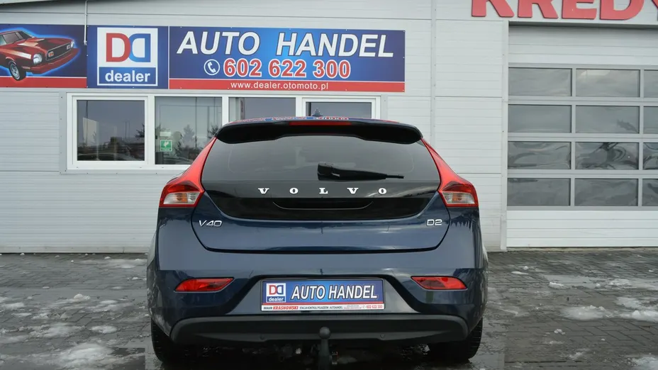 VOLVO V40 -