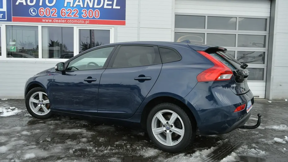 VOLVO V40 -