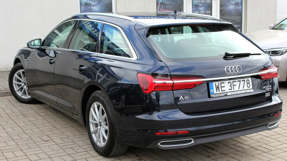 AUDI A6 -