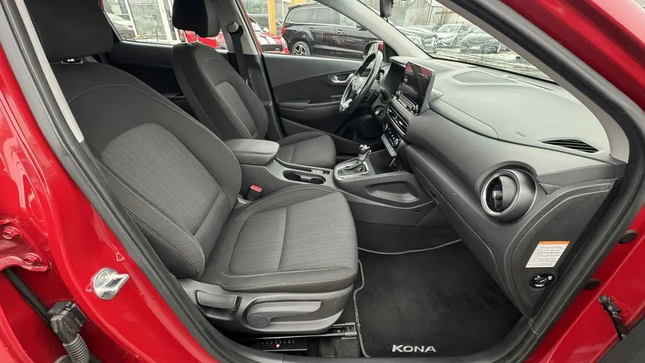 HYUNDAI Kona -