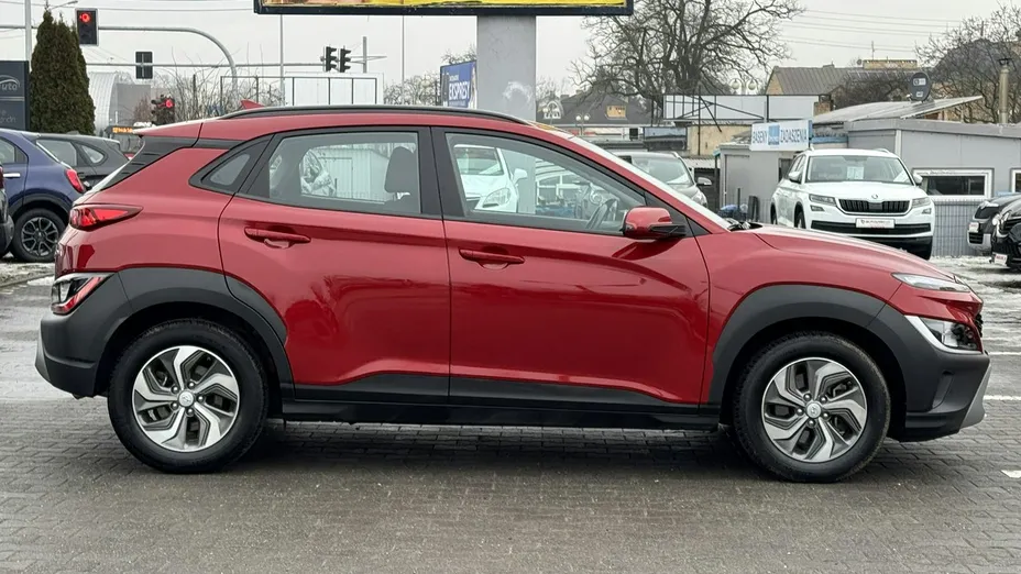 HYUNDAI Kona -