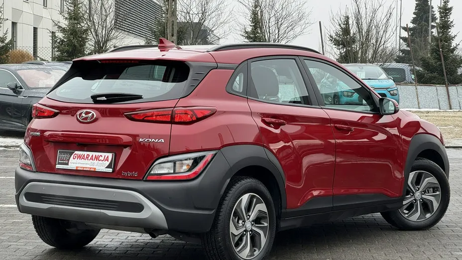 HYUNDAI Kona -
