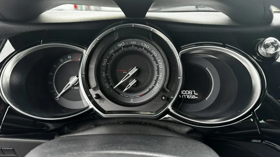 CITROEN DS3 -