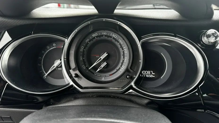 CITROEN DS3 -