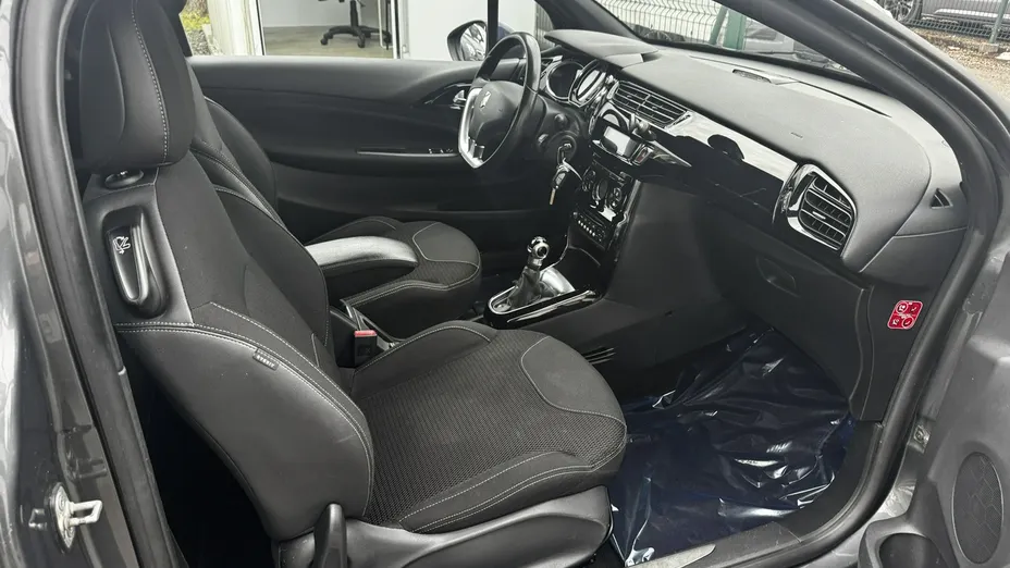 CITROEN DS3 -