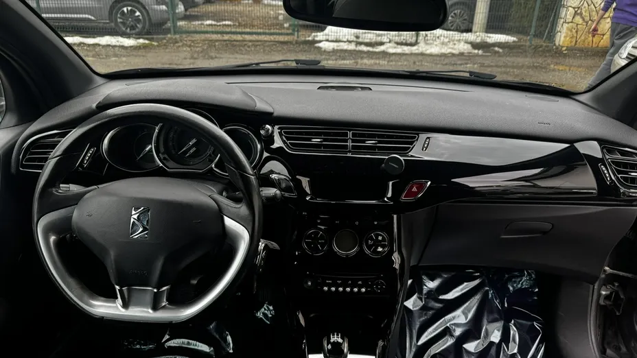 CITROEN DS3 -