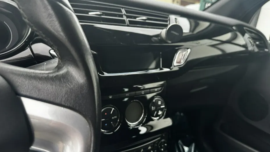 CITROEN DS3 -