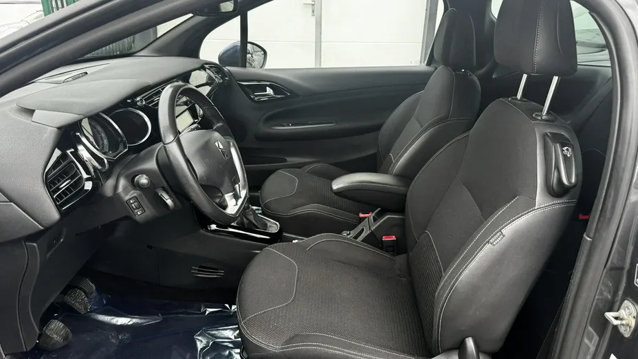CITROEN DS3 -