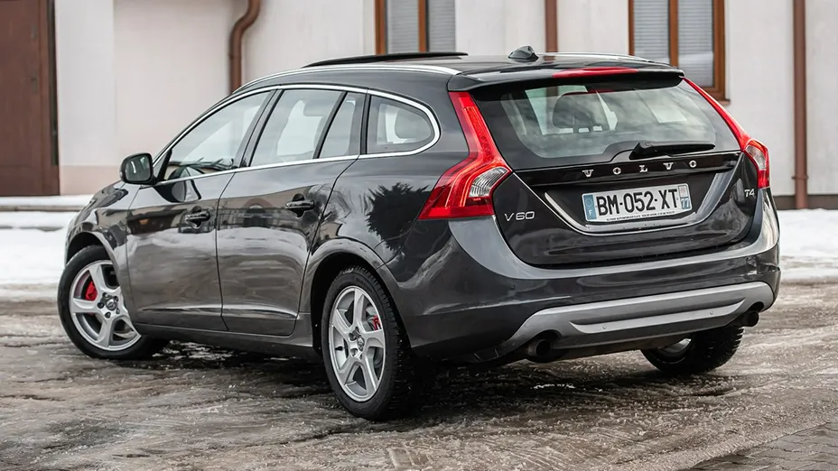 VOLVO V60 -