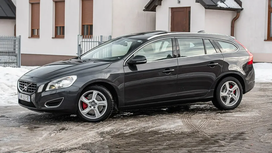 VOLVO V60 -