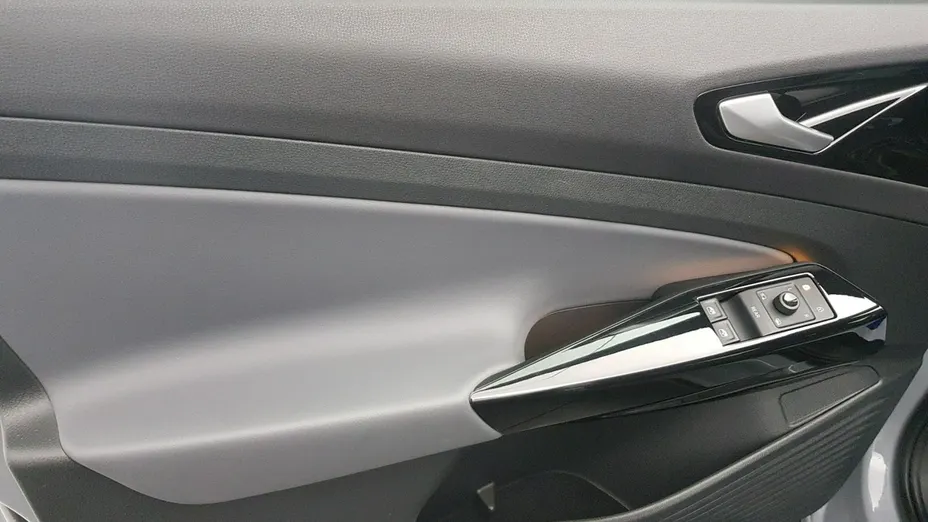 VOLKSWAGEN ID.5 -