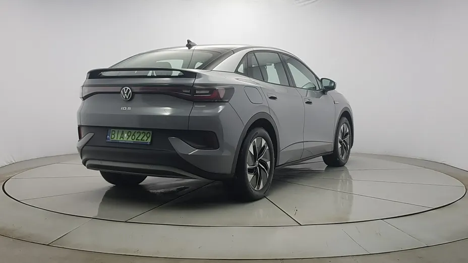 VOLKSWAGEN ID.5 -