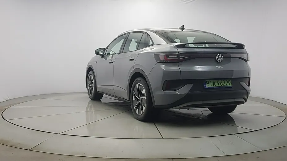 VOLKSWAGEN ID.5 -