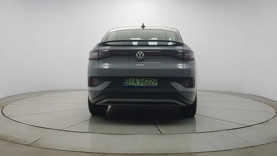 VOLKSWAGEN ID.5 -