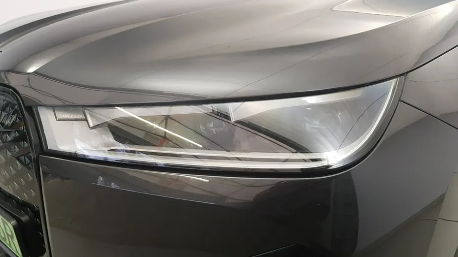 BMW iX -