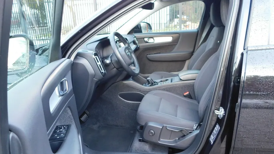 VOLVO XC40 -