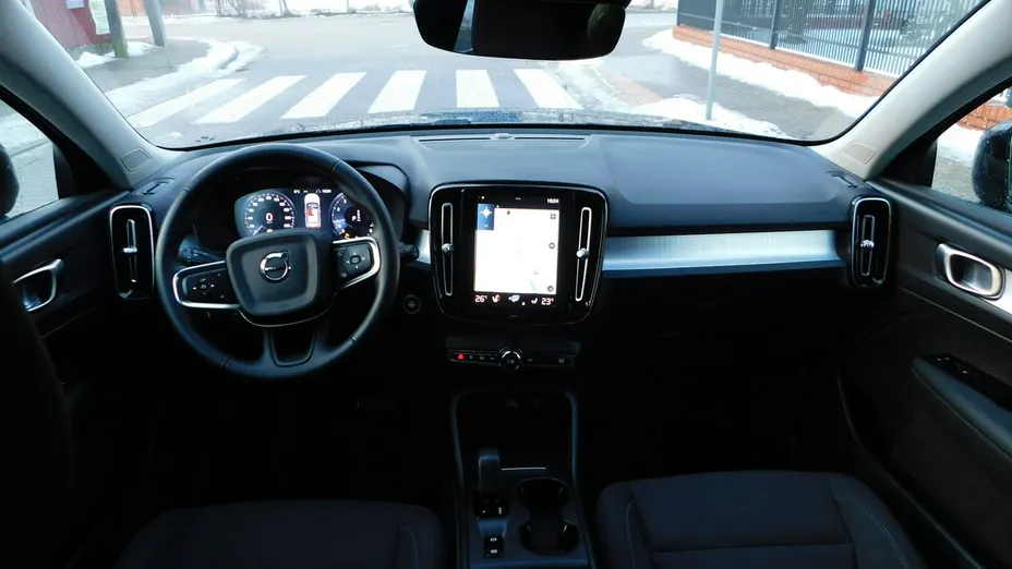 VOLVO XC40 -