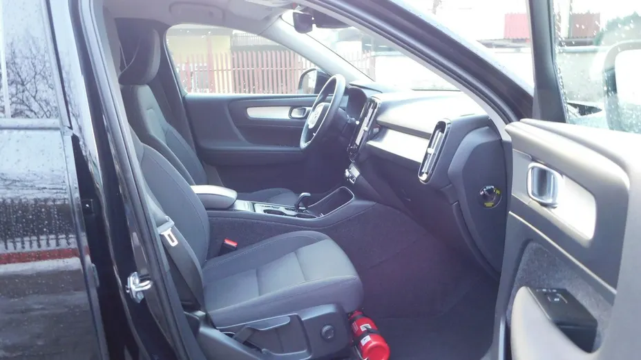 VOLVO XC40 -