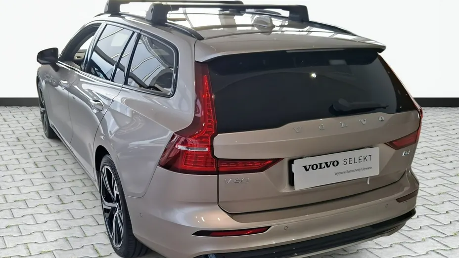VOLVO V60 -