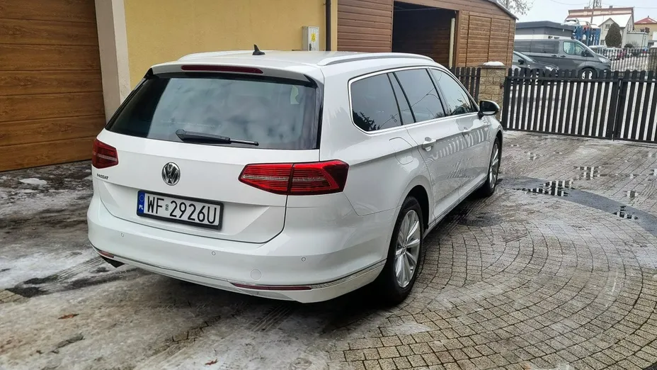 VOLKSWAGEN Passat -