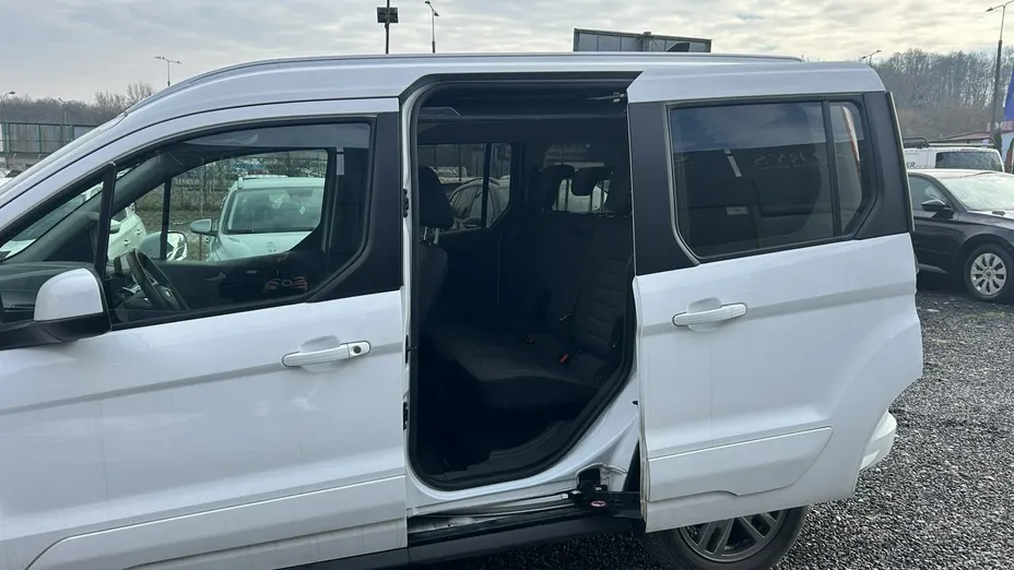 FORD Tourneo Connect -