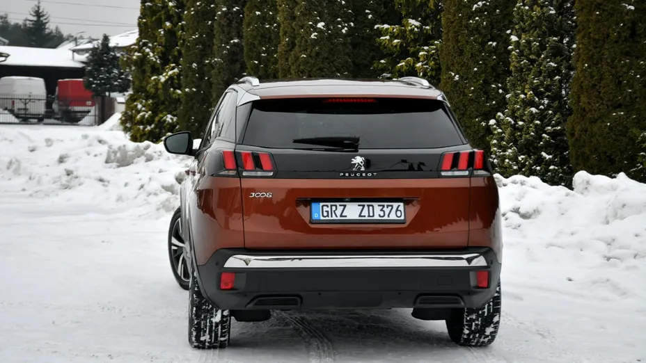 PEUGEOT 3008 -