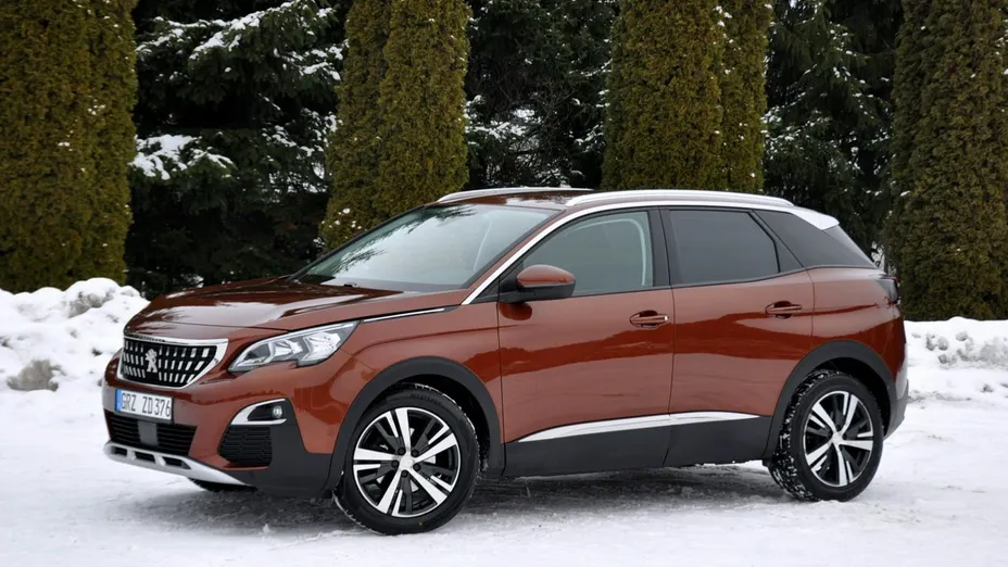 PEUGEOT 3008 -