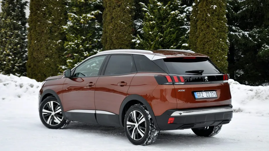PEUGEOT 3008 -