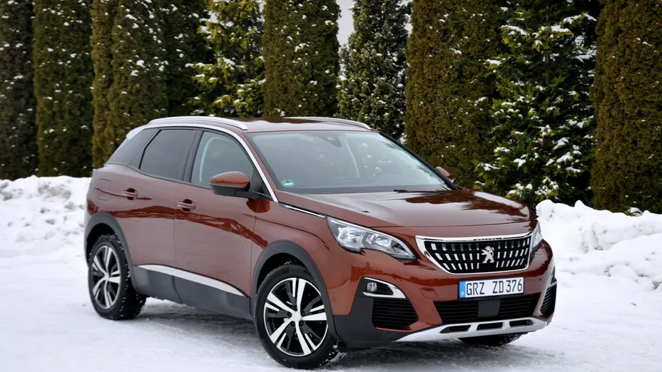 PEUGEOT 3008 -