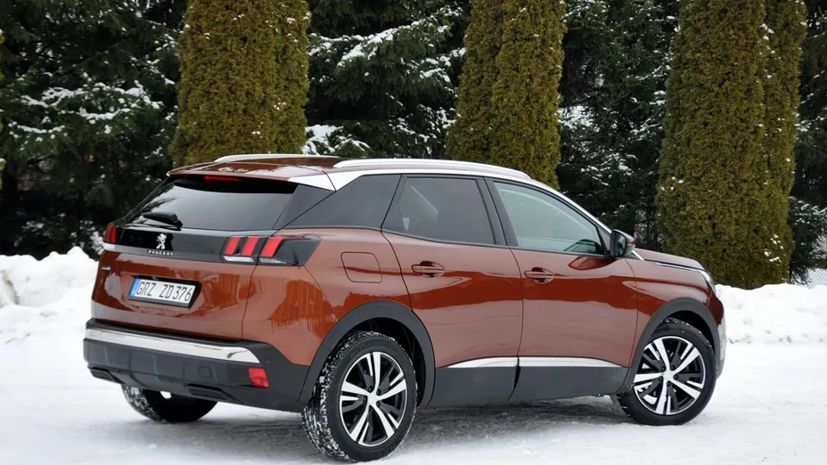 PEUGEOT 3008 -