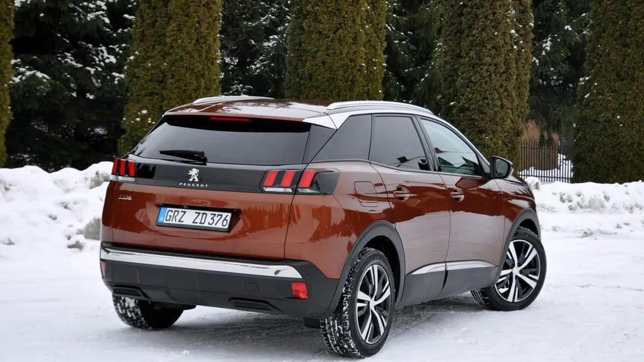 PEUGEOT 3008 -