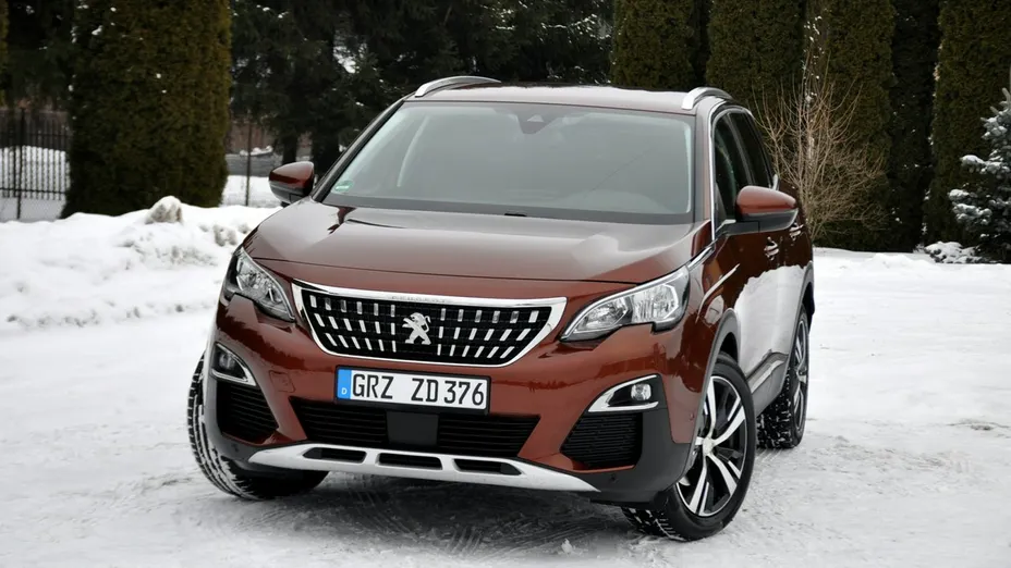 PEUGEOT 3008 -