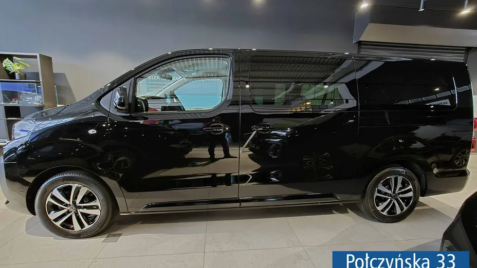 PEUGEOT Traveller -