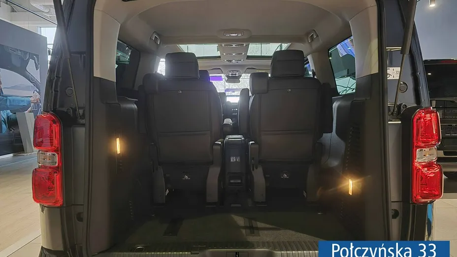 PEUGEOT Traveller -