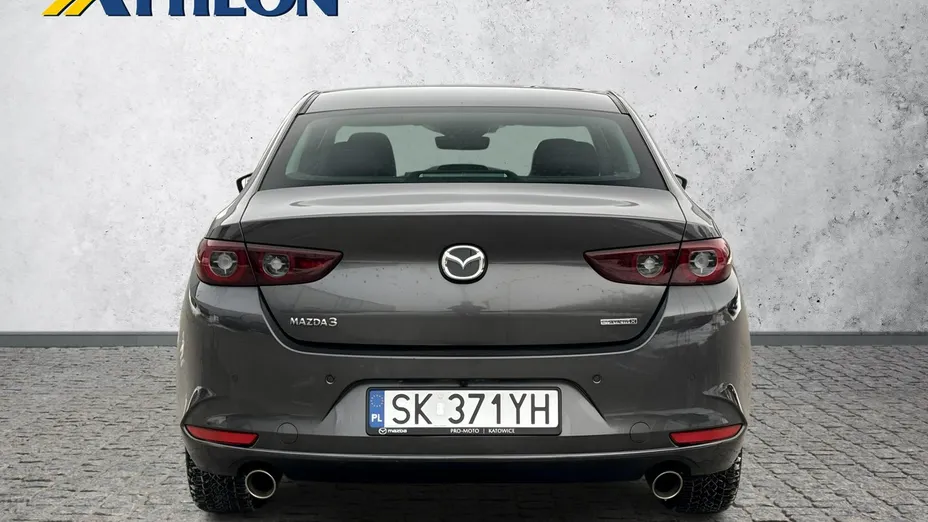 MAZDA 3 -