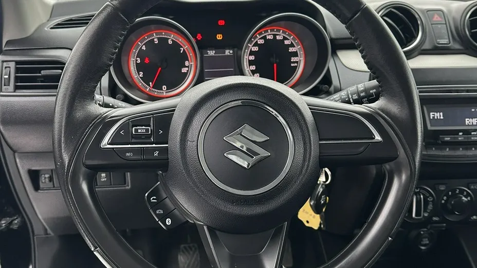 SUZUKI Swift -