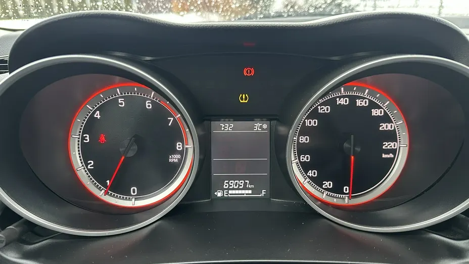 SUZUKI Swift -
