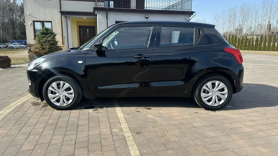 SUZUKI Swift -
