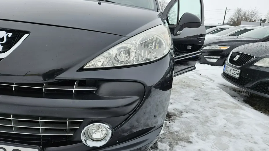 PEUGEOT 207 -