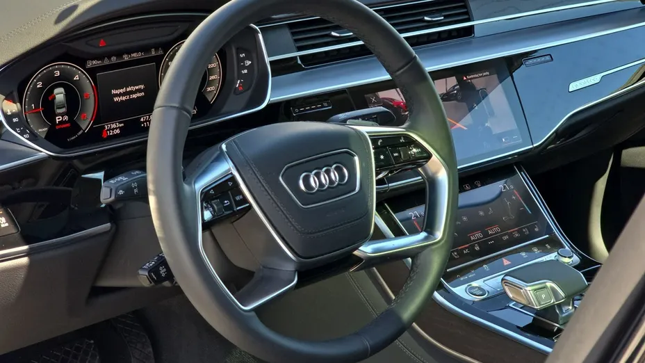 AUDI A8 -