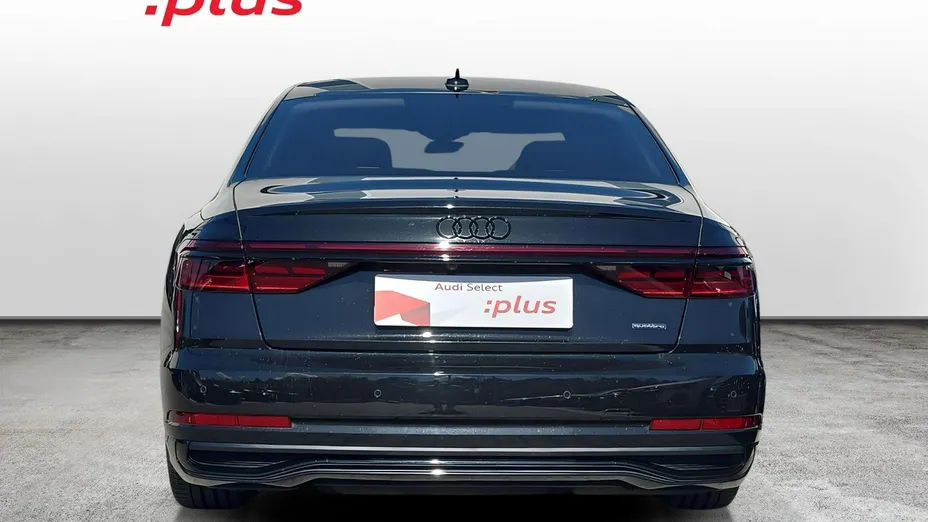 AUDI A8 -
